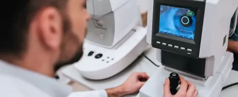 Cataract Surgery – How To Choose The Best Eye Care Center?